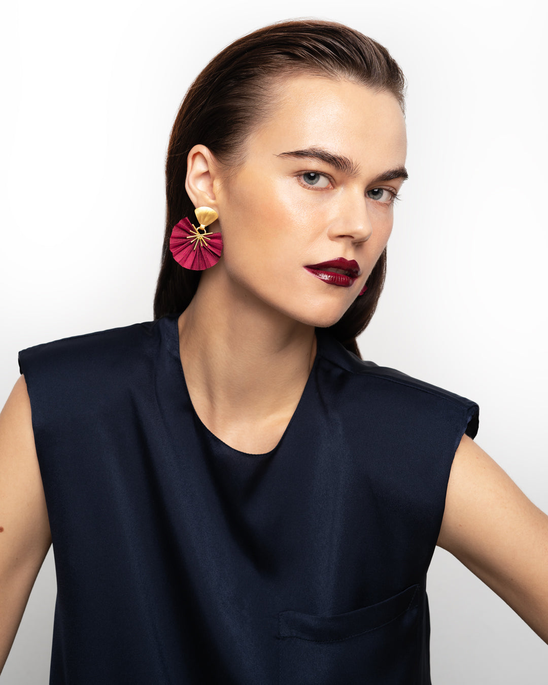 Mini Sparkle Fan Earrings | Burgundy