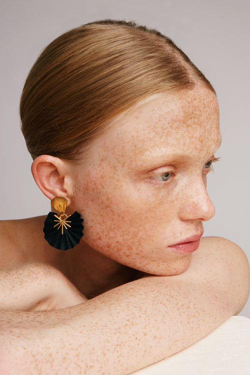 Mini Sparkle Fan Earrings | Black