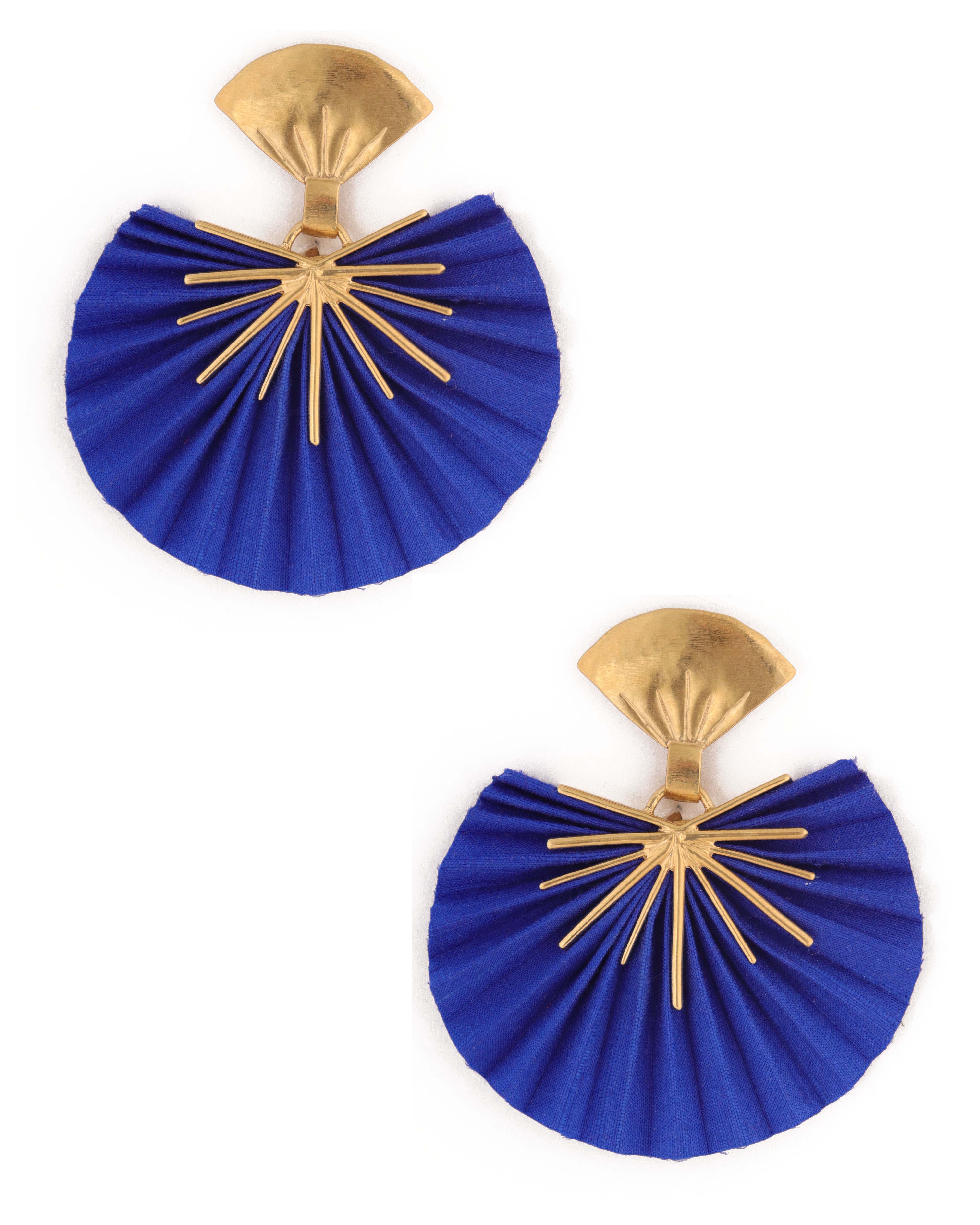Sparkle fan earrings / Small Blue